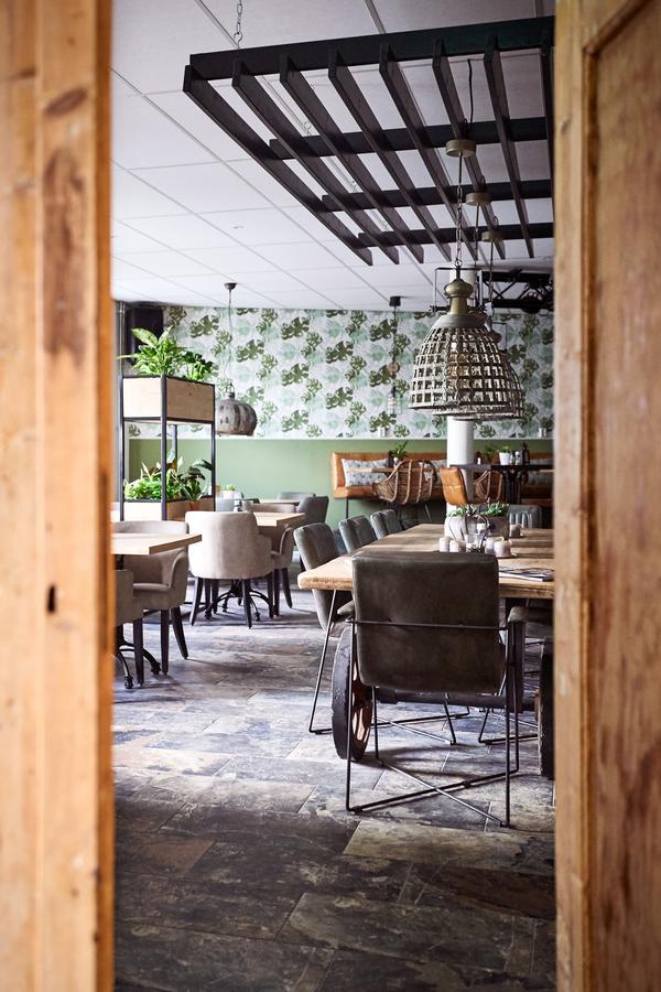 Hotel-Restaurant "Lely" Oude-Tonge Екстериор снимка